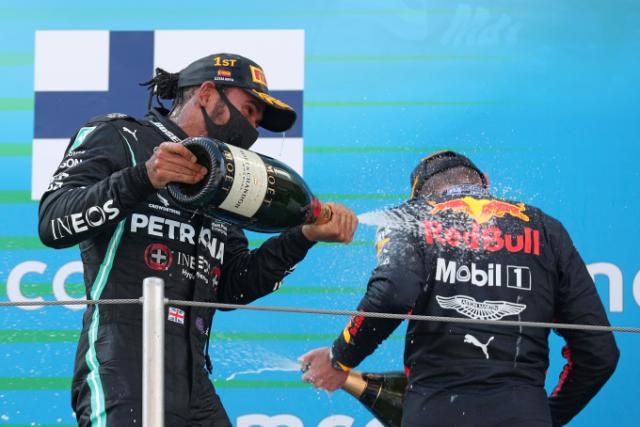 开云中国官网-红牛性能继续提升 维斯塔潘仍是汉密尔顿最大对手